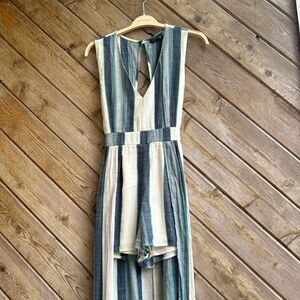 Crystal sky unique shorts romper high low v neck size 11